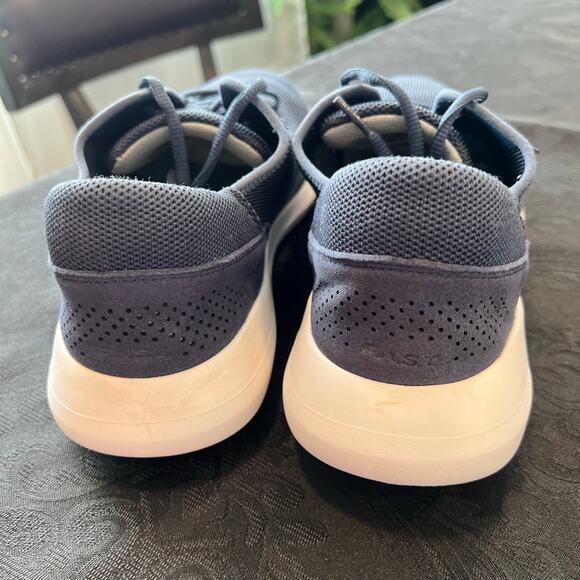 Kizik slip on navy blue unisex shoes men 10.5 women 12 - Picture 9 of 12